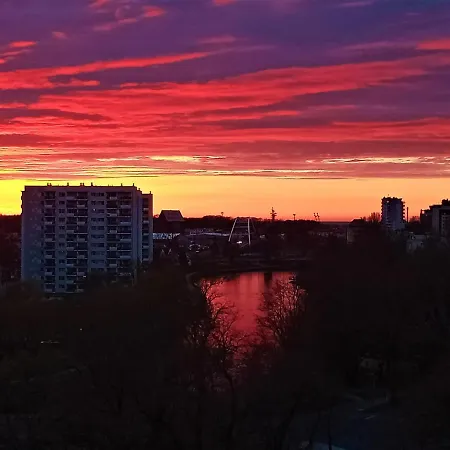 Apartament w centrum Kołobrzegu, nad rzeką Zewnętrze zdjęcie